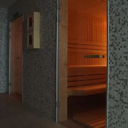 Апартаменты Wellness Club Apartman *