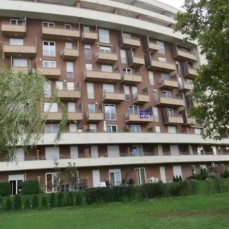 Wellness Club Apartman Шиофок